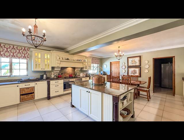 5 BEDROOM FREESTANDING FOR SALE IN SHORTENS COUNTRY ESTATE